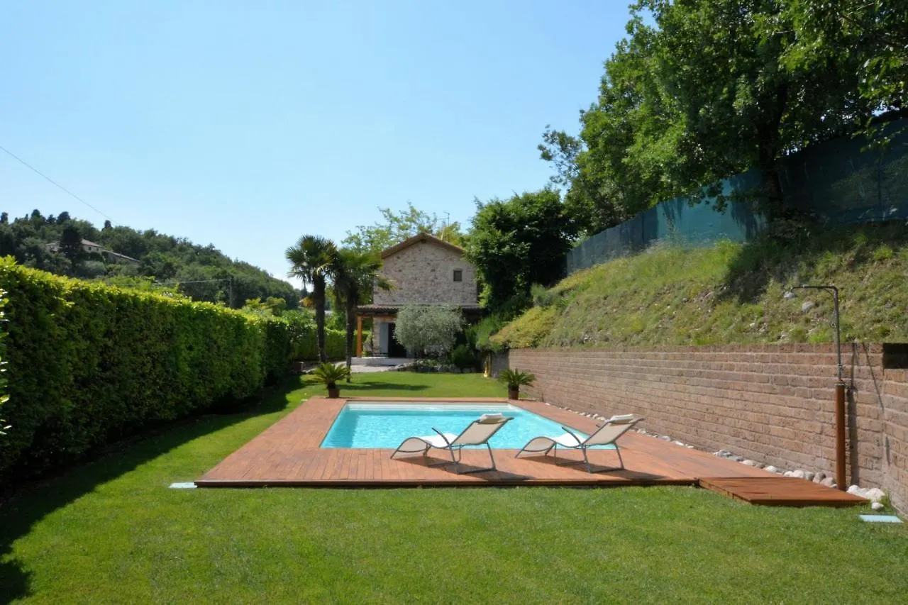 Rustico Villa Marciaga With Pool Костермано Шале