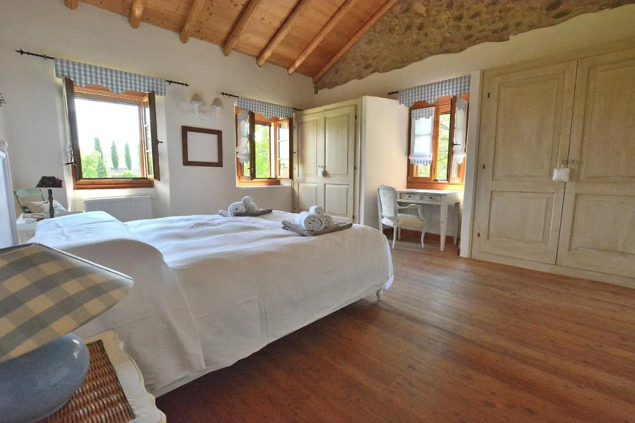 Rustico Villa Marciaga With Pool Костермано Италия