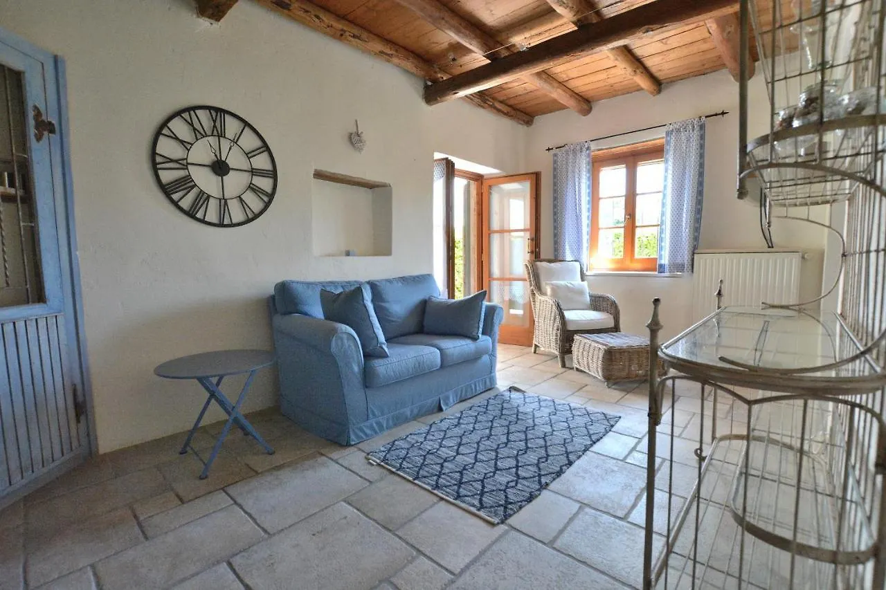 Шале Rustico Villa Marciaga With Pool Костермано